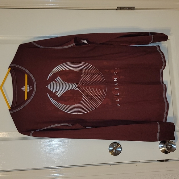 Disney Other - STAR WARS MENS LONG SLEEVE TOP